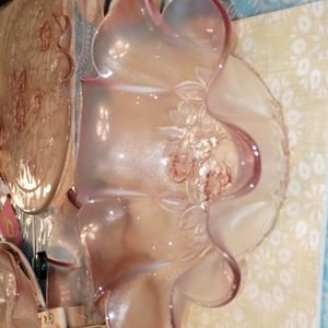 Vintage Walter glass rosella bowl.